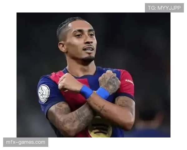 拉菲尼亚加盟沙特联赛引爆球迷关注热潮