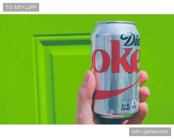 覃海洋家的冰箱里塞满蛋白粉，连饮料都喝无糖的